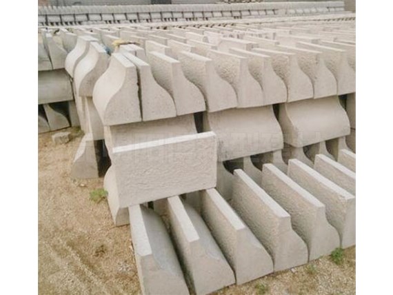 云南混凝土路沿石施工需要注意哪些細(xì)節(jié)？
